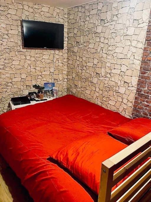 La Chambre Des Secrets Perougien Pérouges Extérieur photo